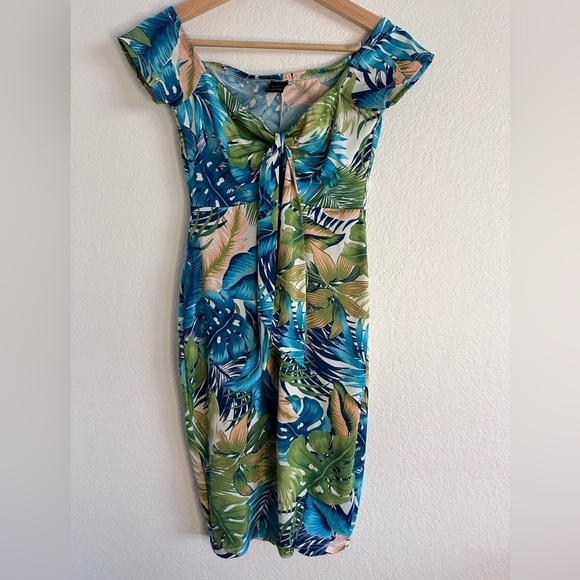Privy Tropical Floral Print with Tie Front Body Con dress in blues & greens-XS - Picture 7 of 13